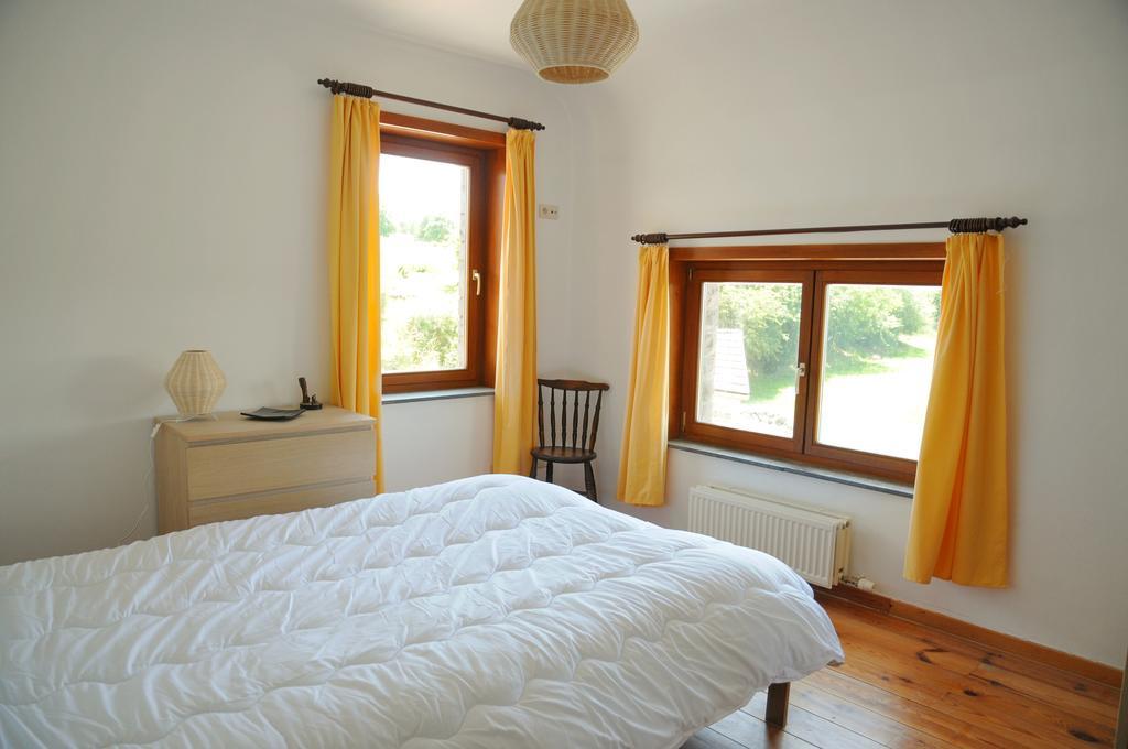 Villa A côté de l'Epicerie à Bonsin Chambre photo
