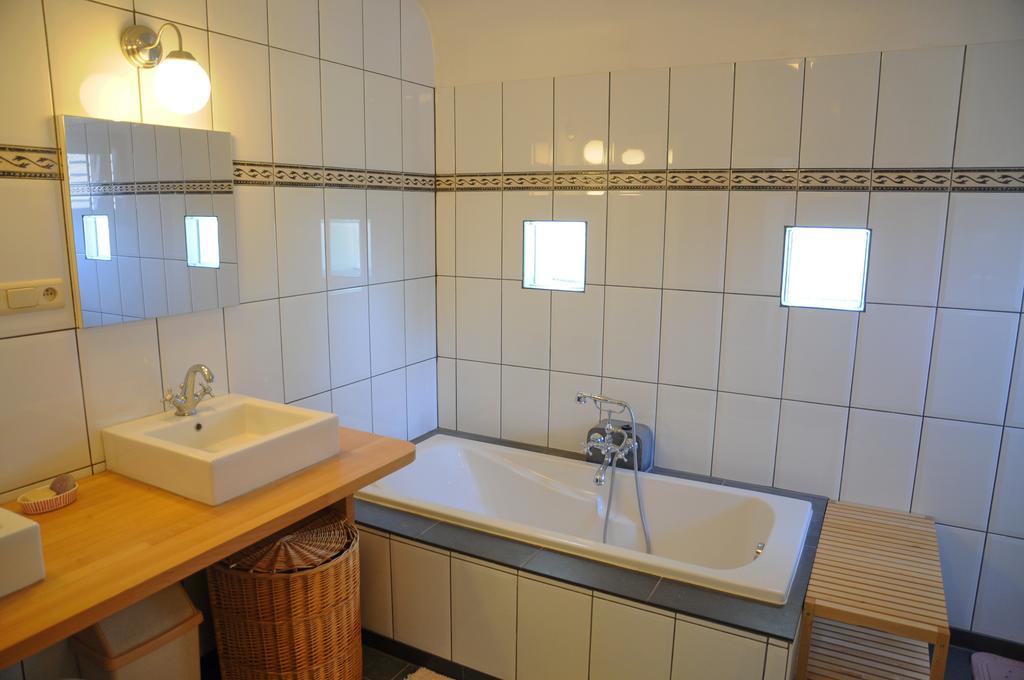 Villa A côté de l'Epicerie à Bonsin Chambre photo
