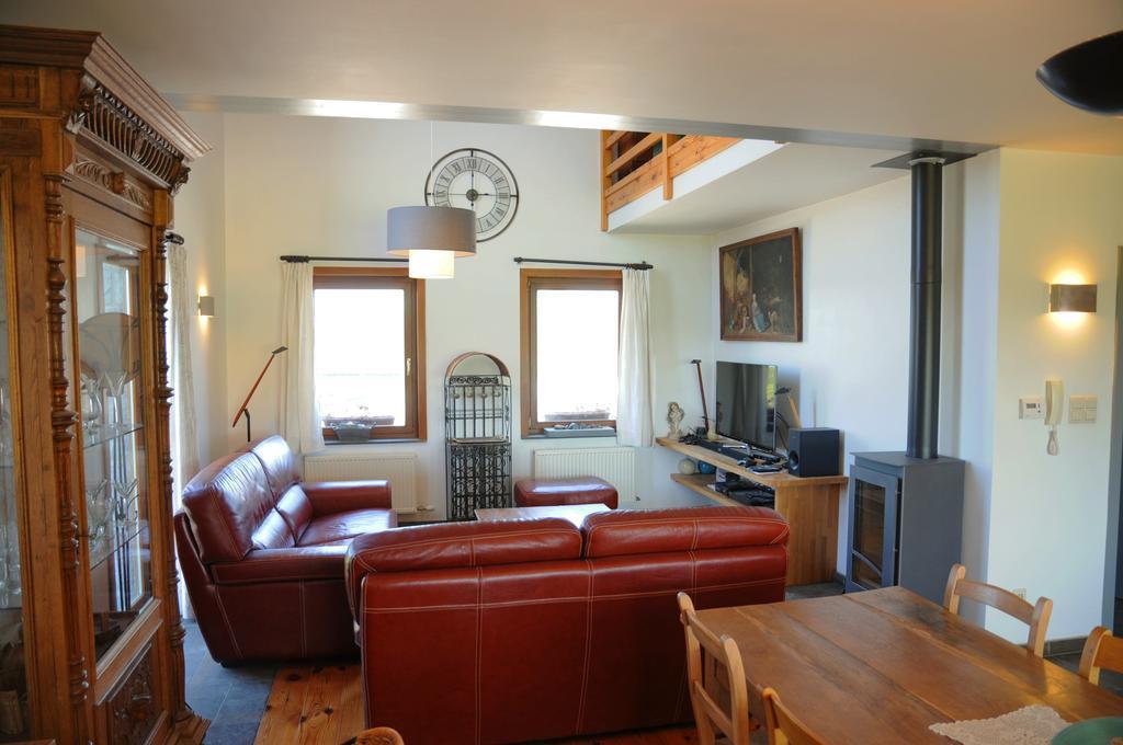 Villa A côté de l'Epicerie à Bonsin Chambre photo