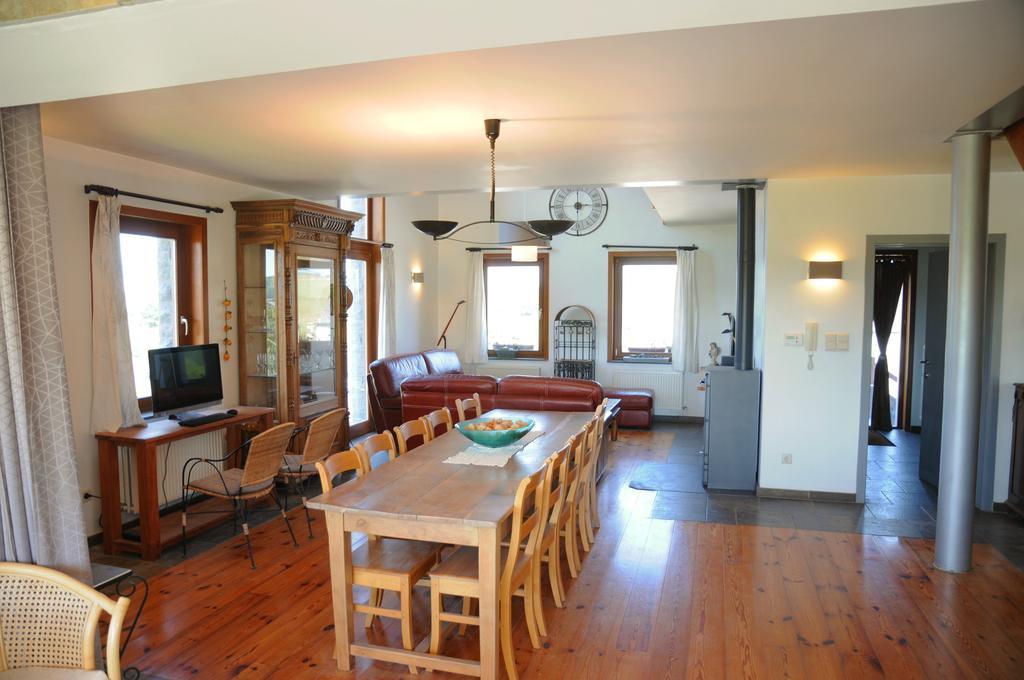 Villa A côté de l'Epicerie à Bonsin Chambre photo